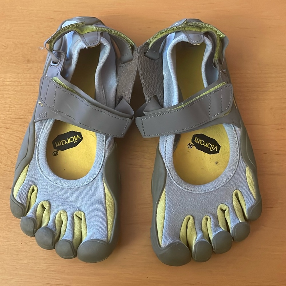 Vibram Five Finger Water Shoes - Hardly Worn